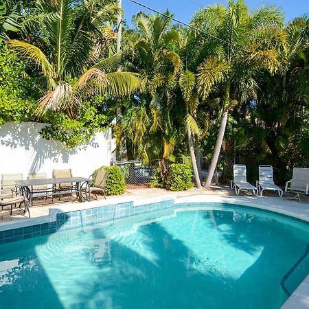 Canal 313 - Right In Siesta Key Village! Exterior photo