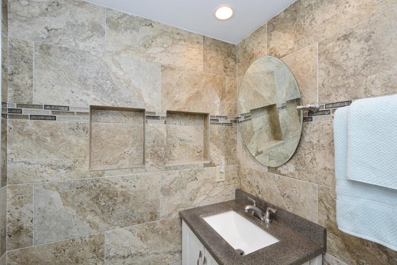Canal 313 - Right In Siesta Key Village! Exterior photo