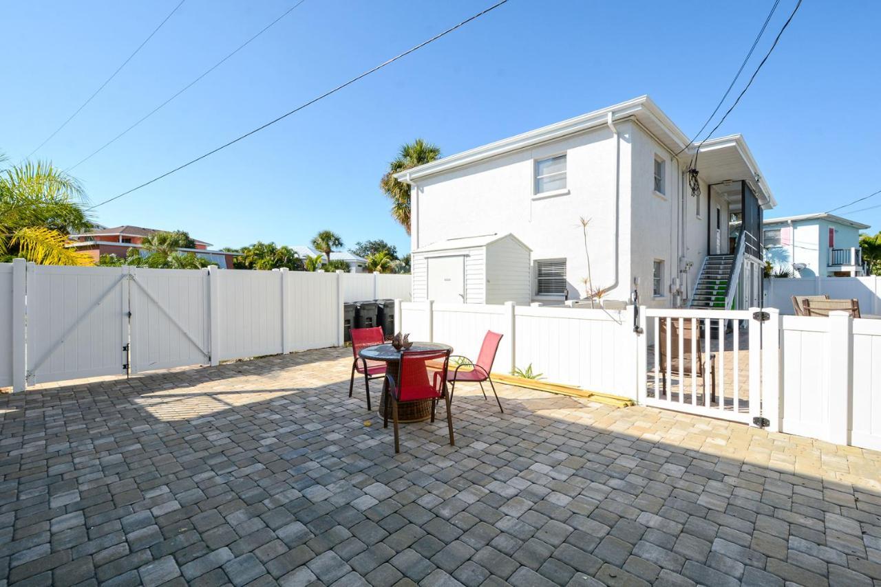 Canal 313 - Right In Siesta Key Village! Exterior photo